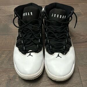 Black and White Nike Air Jordan Max Aura